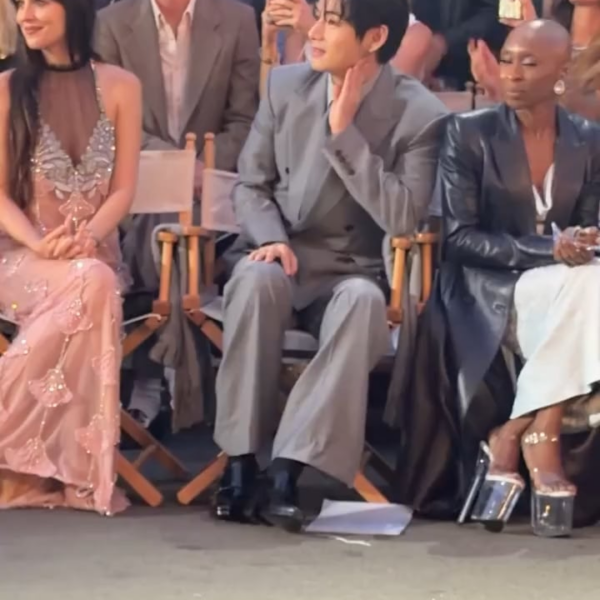 [Vogue IG Post] Tonight, V took a turn in the audience as he watched Gracie Abrams and Doja Cat perform at Vogue World: Hollywood. No stranger to a fashion show either, the BTS star dressed in a look that could have easily appeared on the runway. - 271025