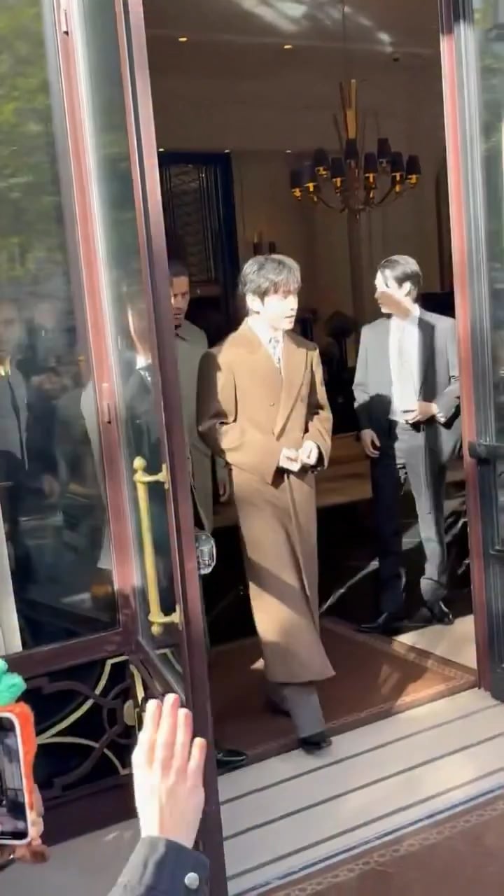 eyesmagazine IG Post with Taehyung at the Celine Summer 2026 show - 051025