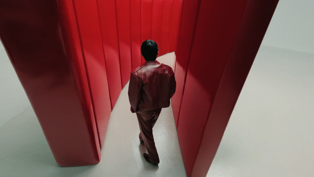 251101 TIRTIR Japan on Twitter feat. V: When inspiration becomes reality — he becomes the face of TIRTIR.