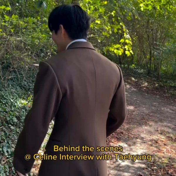 [Daily Fashion News IG Post] BTS V Celine Interview - how he ended up holding that stick - 101025