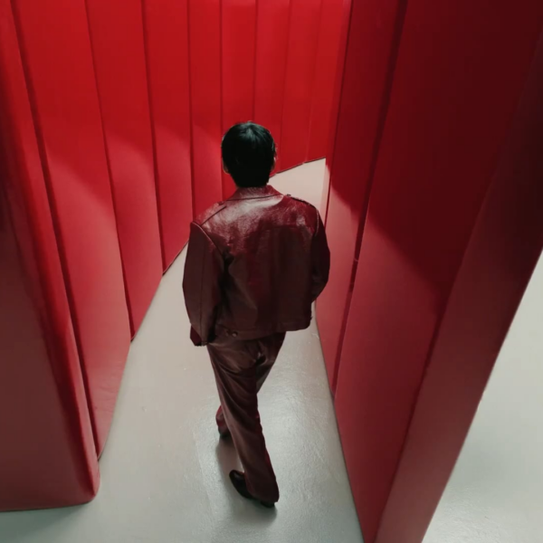 [TIRTIR Japan Twitter] When inspiration becomes reality — he becomes the face of TIRTIR. - 011125