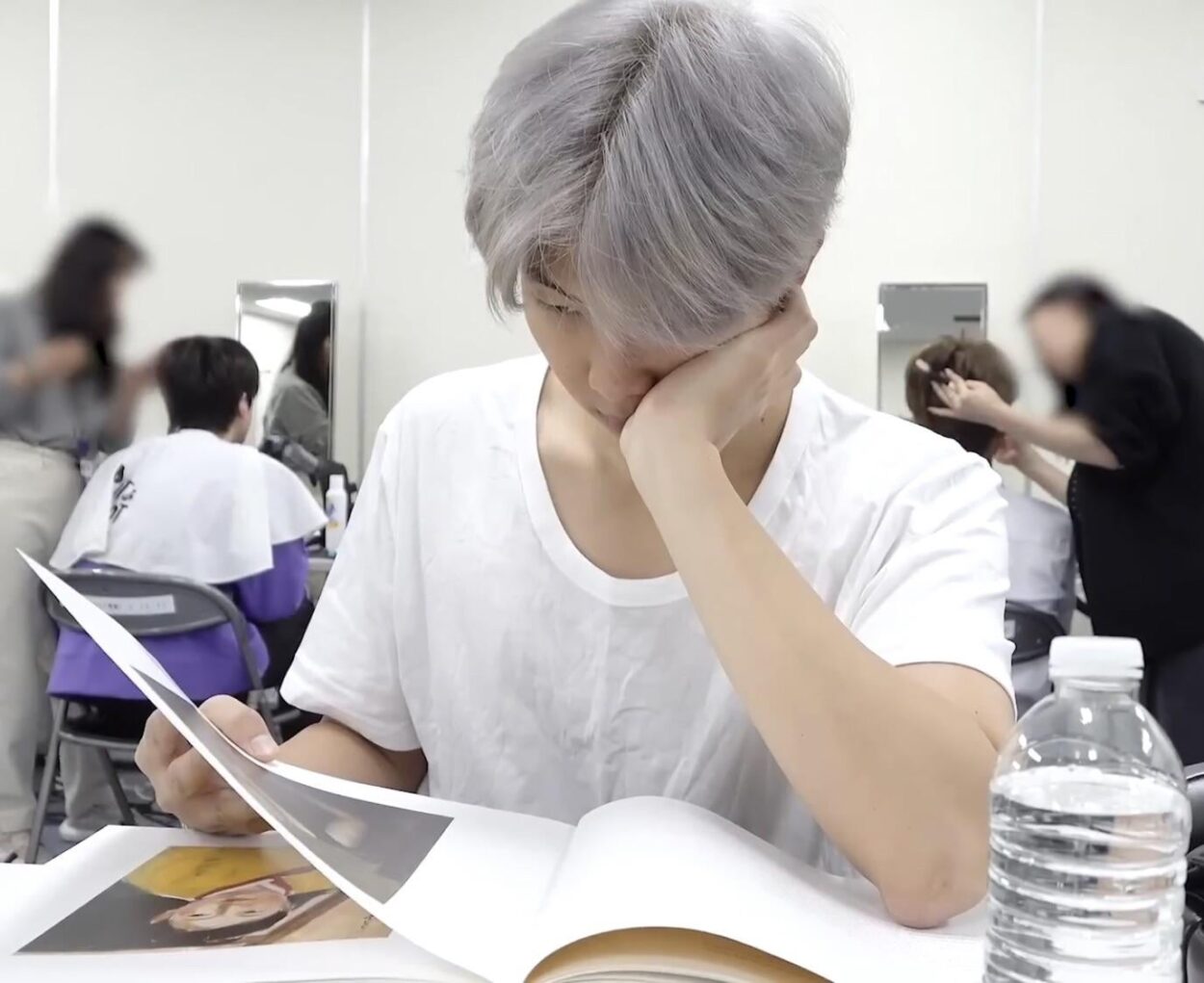 Title of book Namjoon is reading in 200426 [EPISODE] BTS (방탄소년단) @ 2019 MAMA?
