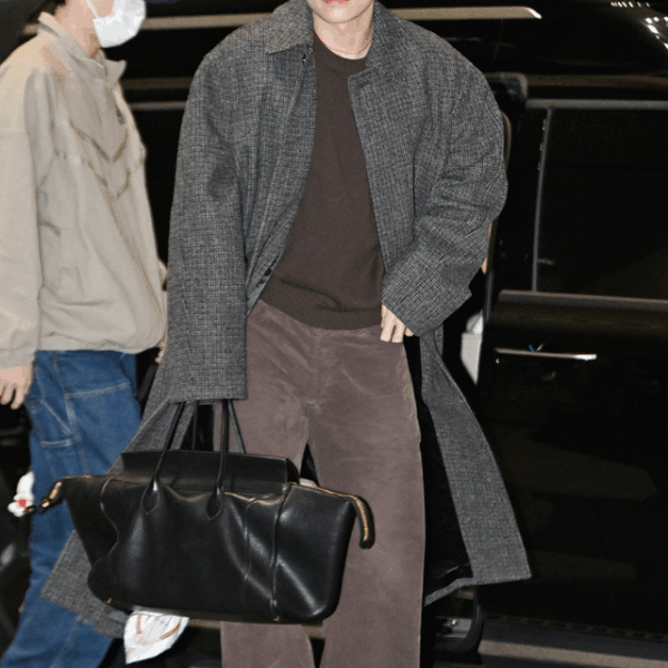 [Newsen] Taehyung's departure to LA - 251025