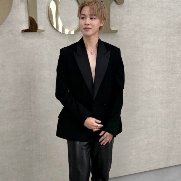 Elle Thailand Twitter with Jimin at the Dior SS26 show - 011025