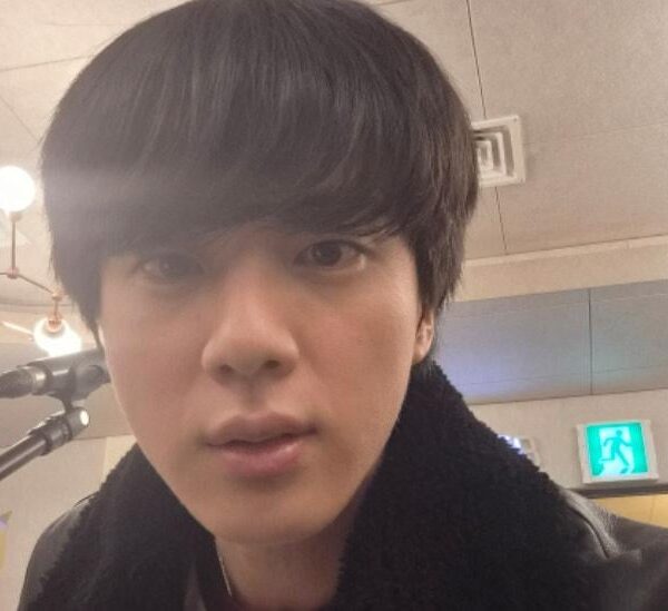 251028 Jin on Weverse Live