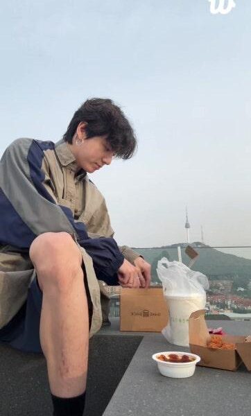 Jungkook Weverse Live (2) 301025