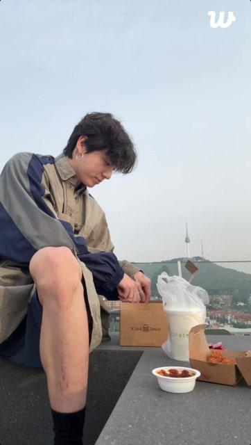 Jungkook Weverse Live (2) 301025