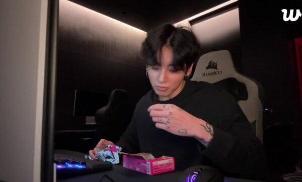 251028 Jungkook on Weverse Live