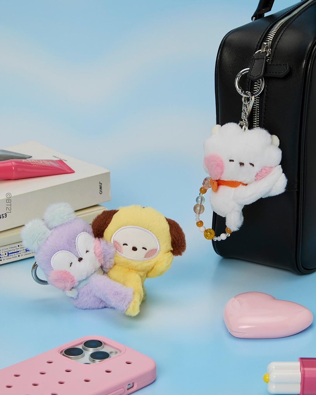 251111 Line Friends Square on Instagram: Hug me tight, it’s time to dance! 🎵