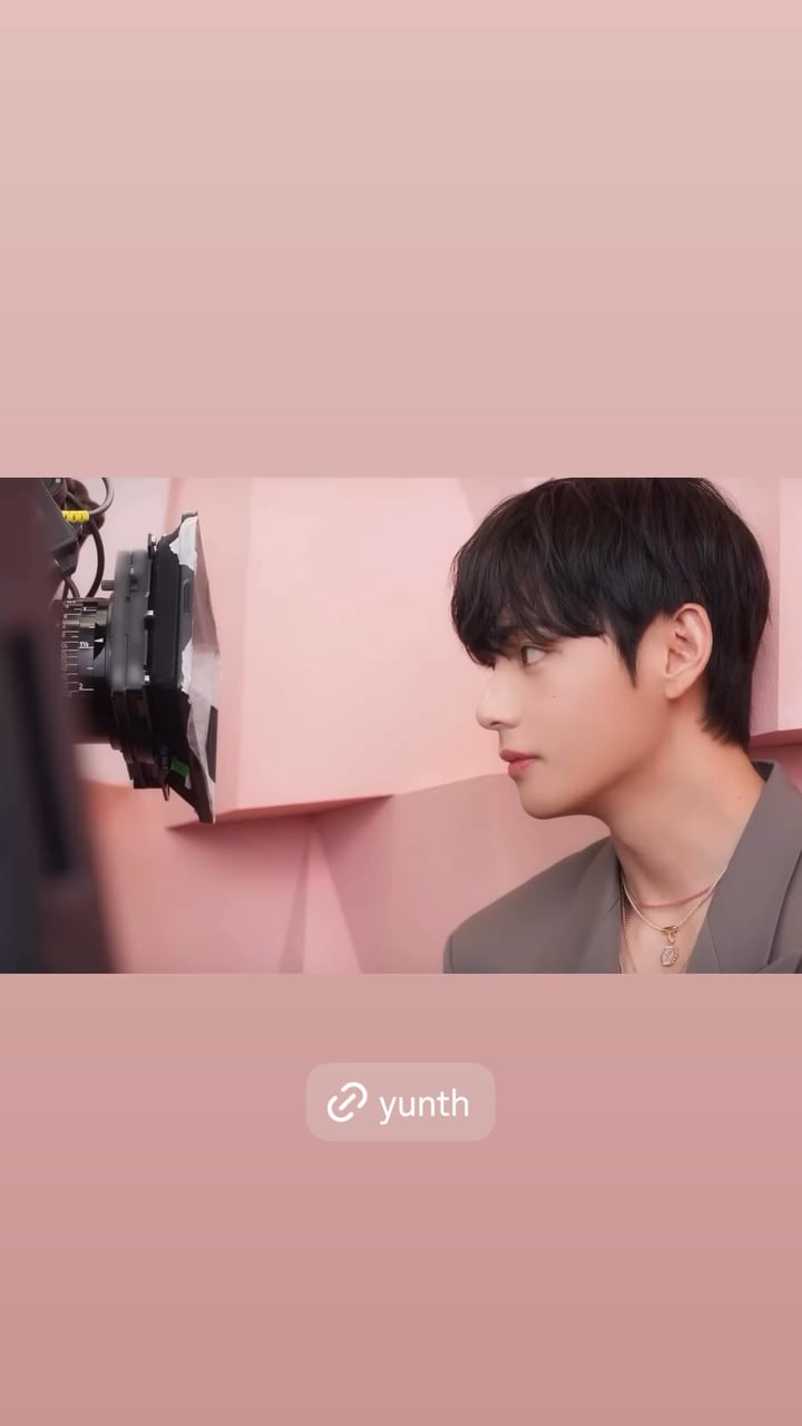 Taehyung IG Story (2) 081125