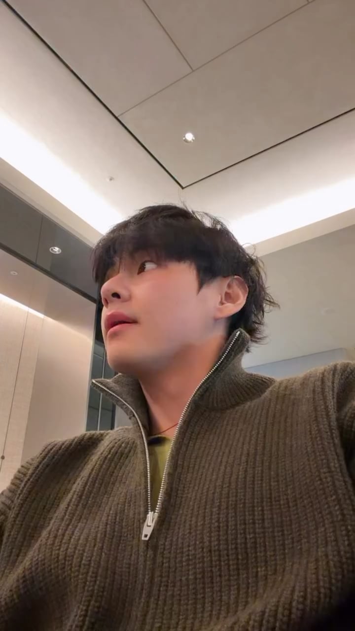 251112 V on Instagram