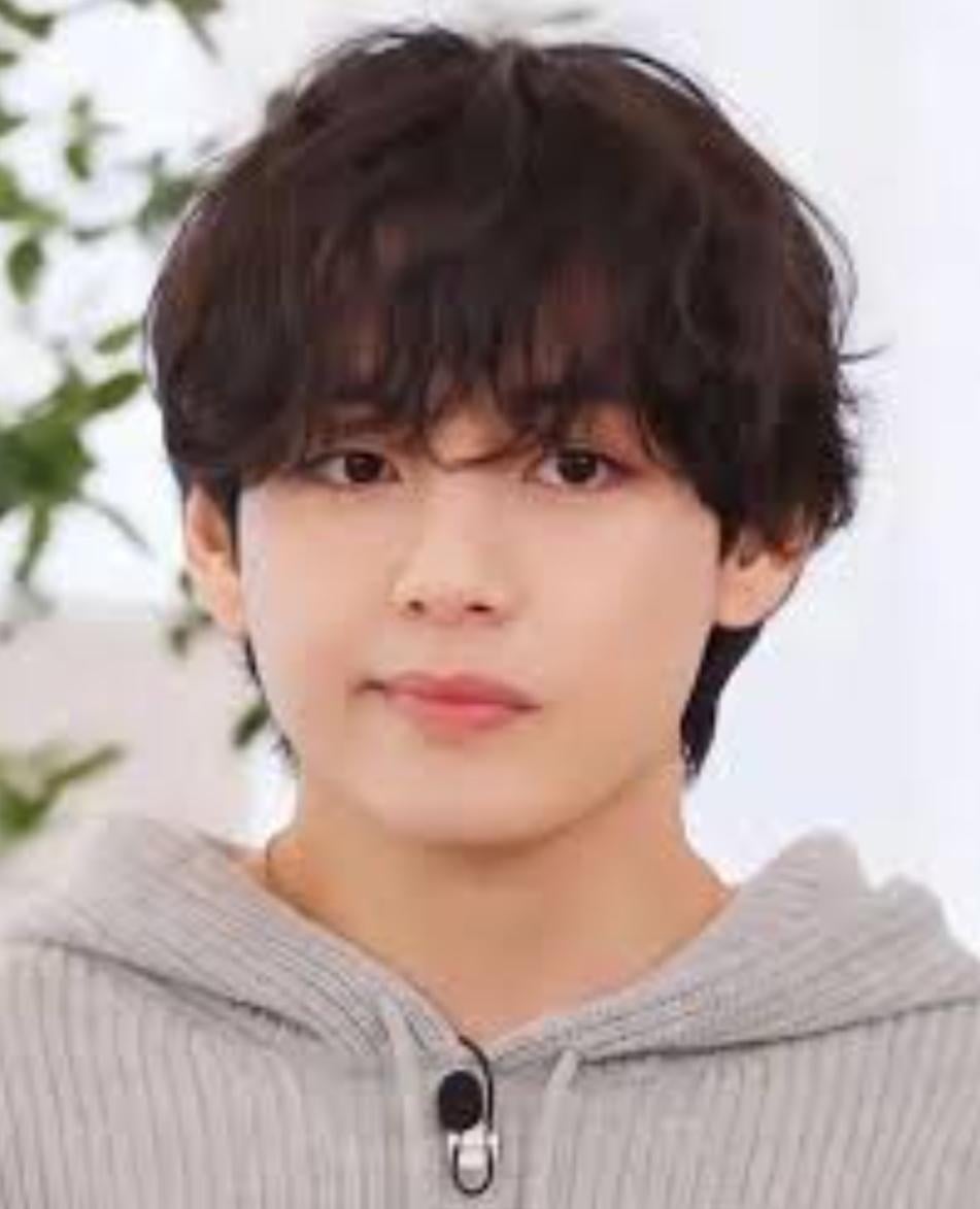 WHAT IS UR FAV PIC/S OF V FROM BTS? POST IT/THEM HERE!!