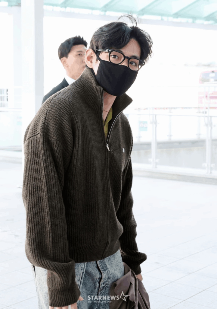 [KMedia] Taehyung's departure to Los Angeles - 121125