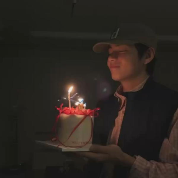 Taehyung IG Post (video 2) 301225