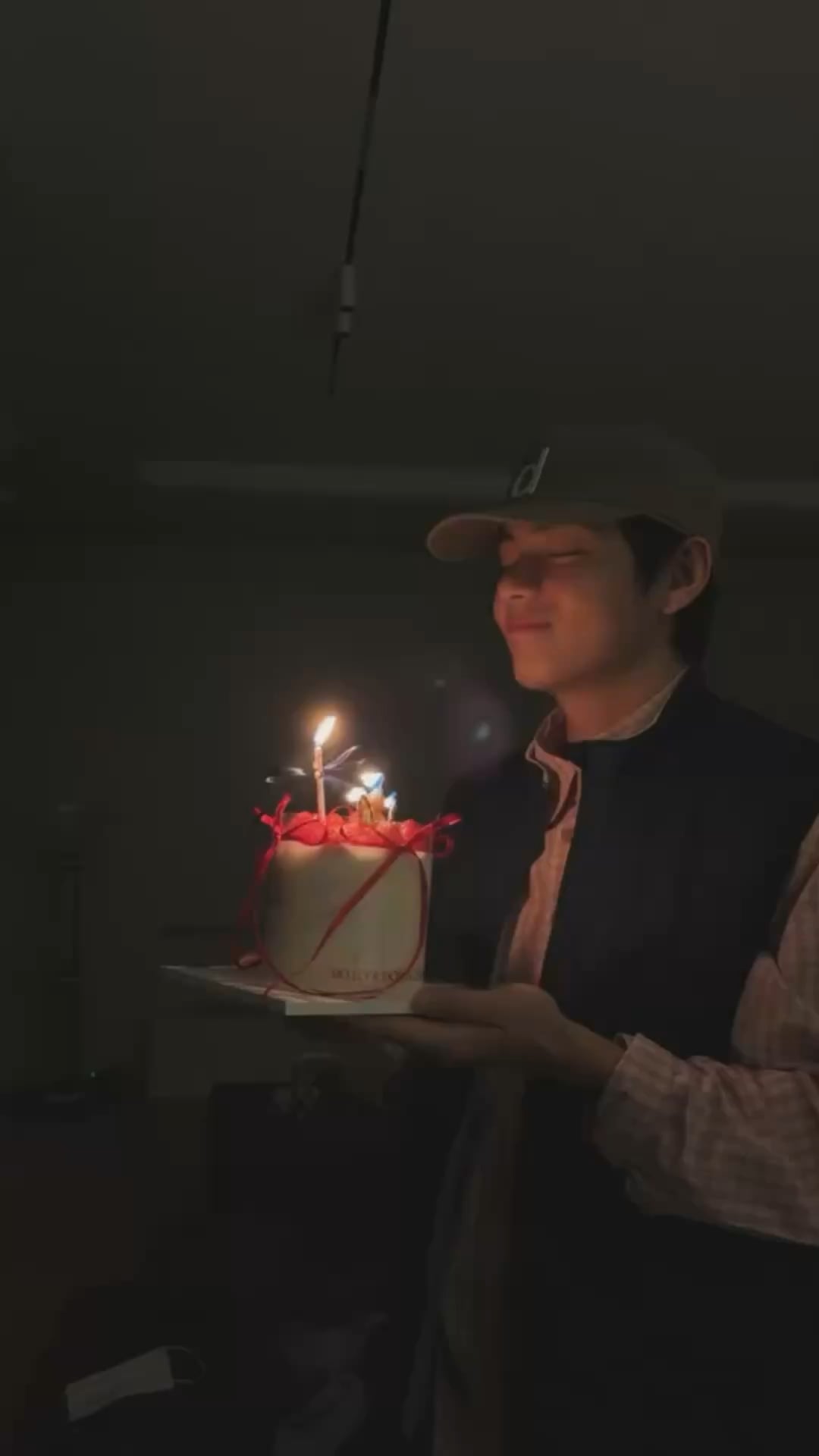 Taehyung IG Post (video 2) 301225