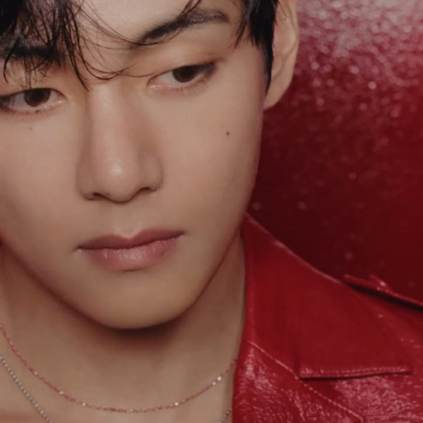 251201 TIRTIR on Instagram featuring V: Confidence that never wavers. In this moment, in every moment.