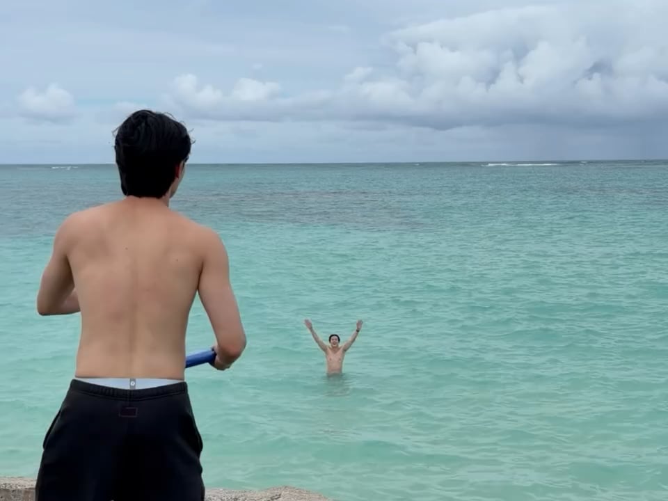 Taehyung IG Video (3) 091225