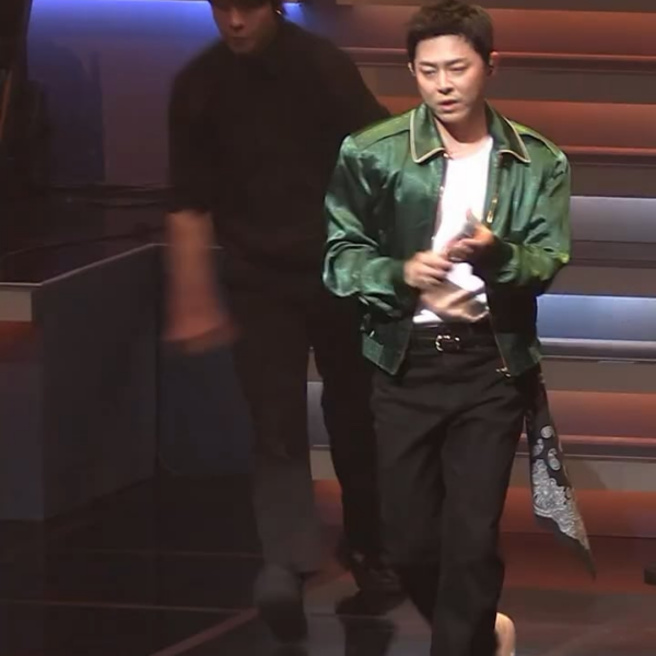 251202 Actor/Singer Cho Jung-Seok performs Jungkook’s ‘Standing Next to You’ dance challenge at his recent concert in Busan (from JAM Entertainment on Instagram)