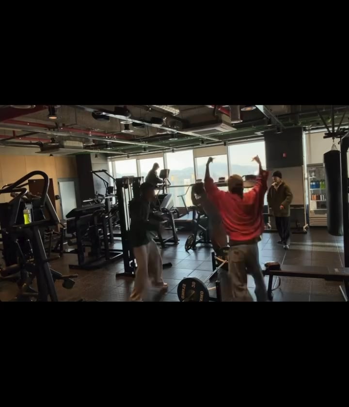 Taehyung IG Post (video 6) 301225