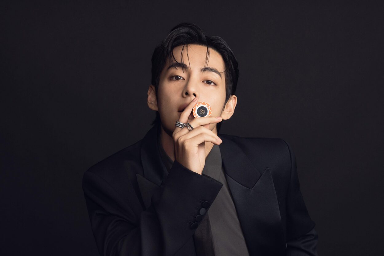 251204 Paradise Seoul on Twitter ft. V