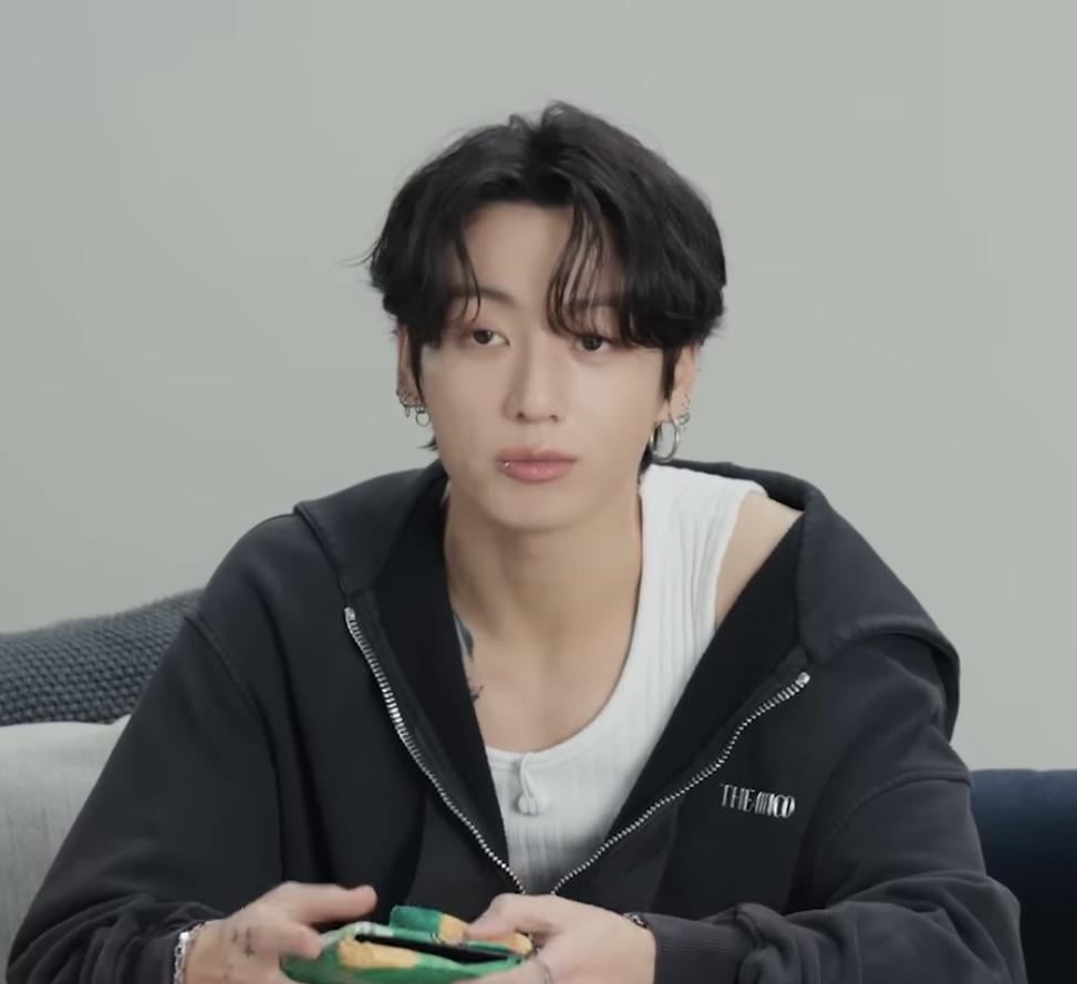 Jungkook left earring