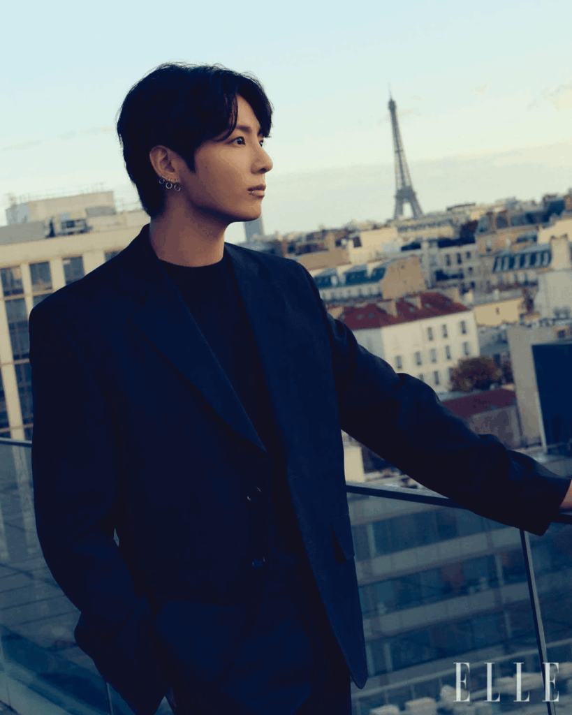 [ELLE Korea] BTS Jungkook Behind Cuts Revealed: Experiencing the Present and Future of Chanel Perfume (January 2026 issue pictorial) - 301225