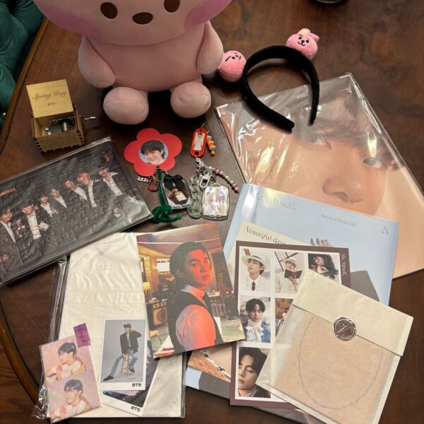[Giveaway] Album, Merch, BT21 and More! (US only)