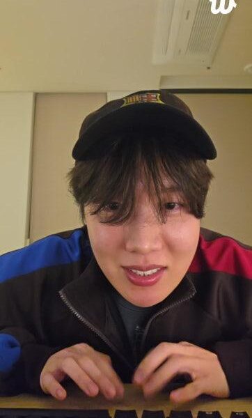 Hobi Weverse Live 291225