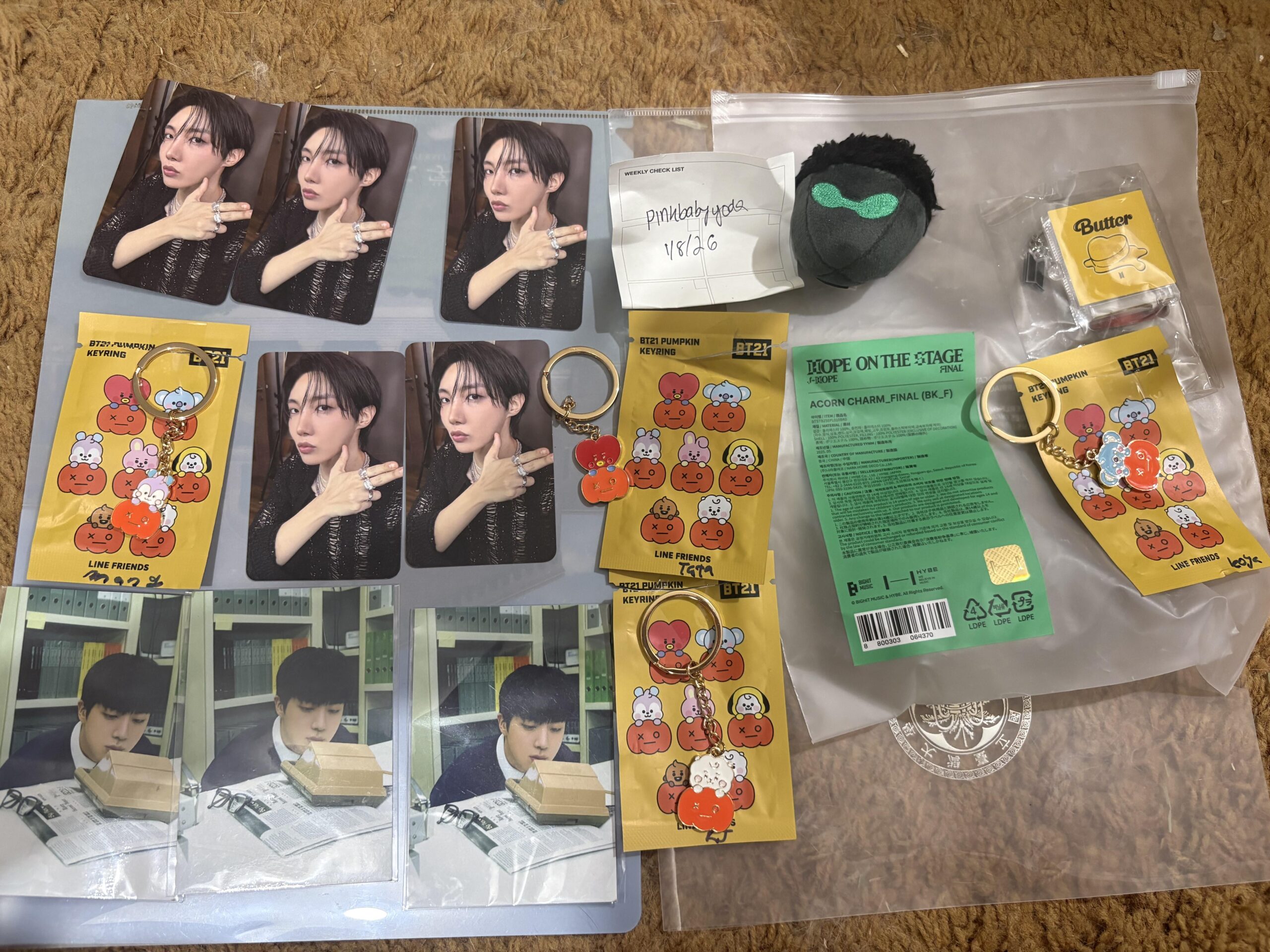 [WTS] [WorldWide] Acorn, PCs, BT21 Keychains, Capsule Album