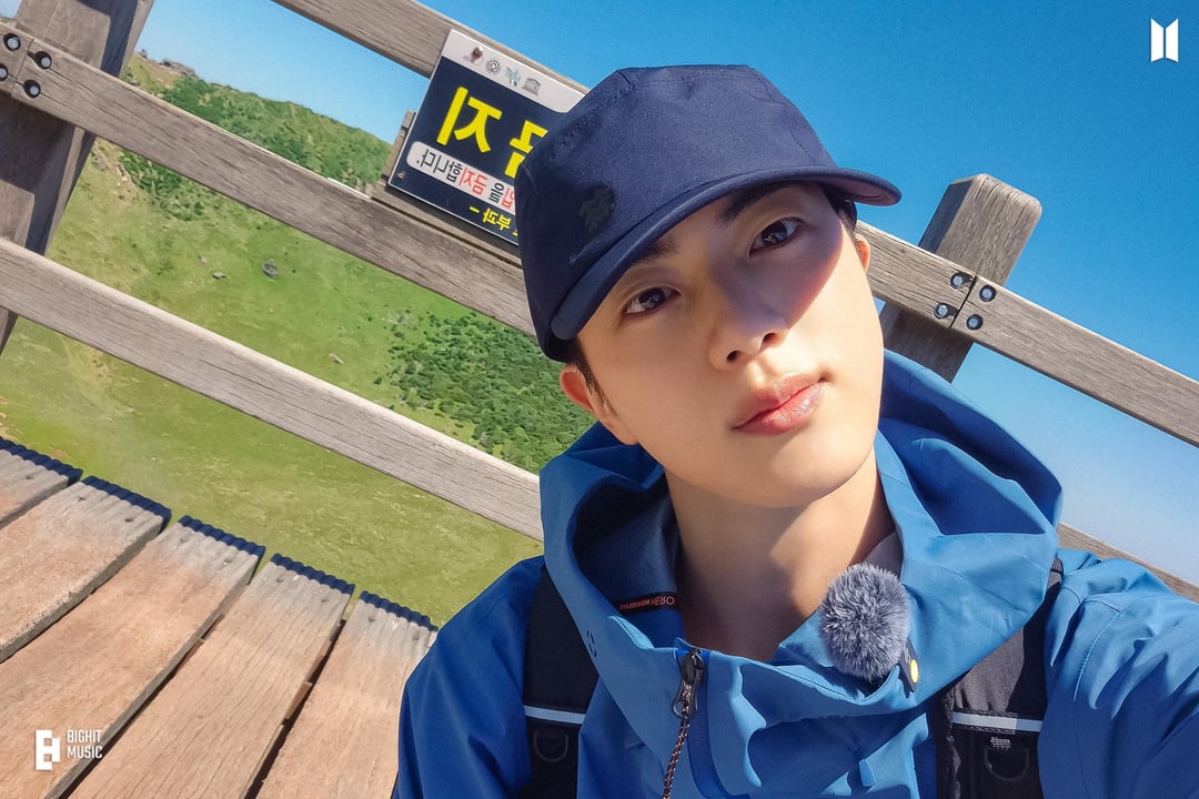 Jin ‘Run Jin’ Photo Sketch (1) - 251124