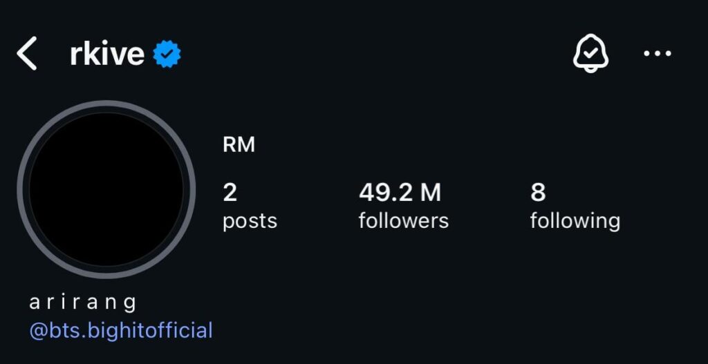 Namjoon removed the 2 dots from his IG bio 230126