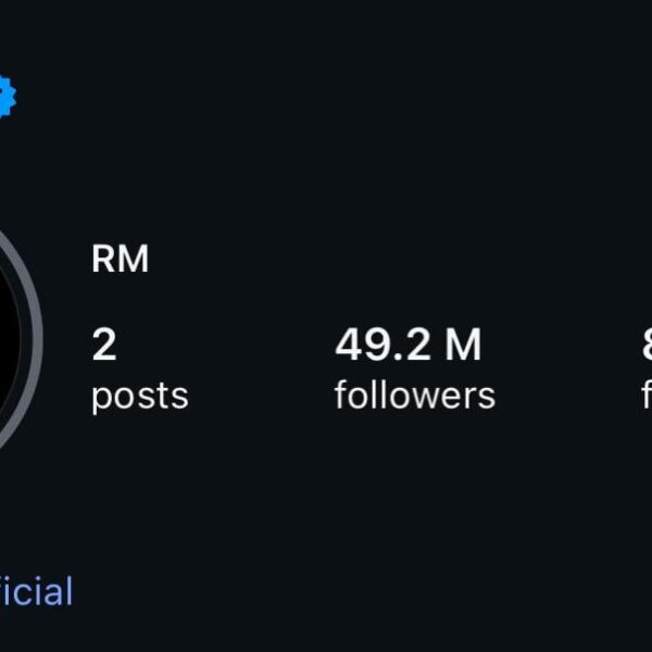 Namjoon removed the 2 dots from his IG bio 230126