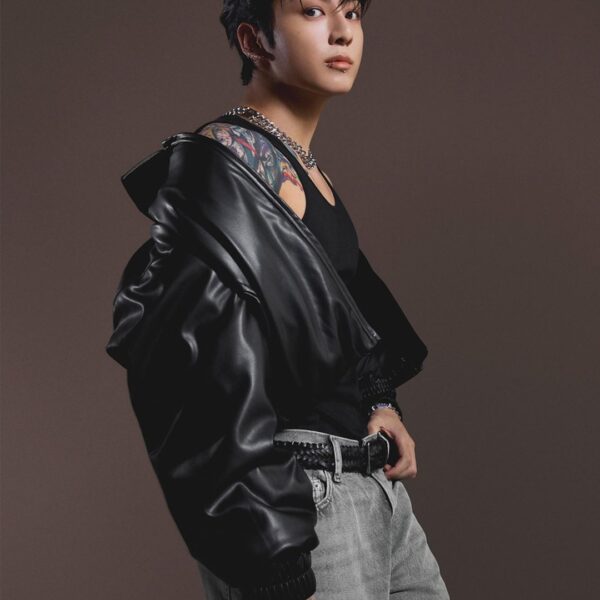 Calvin Klein Twitter with Jungkook (2) 090126