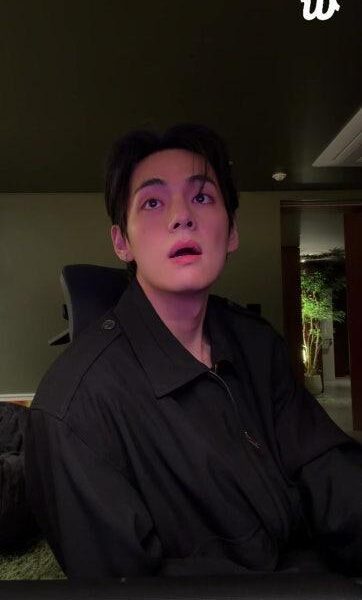 Taehyung Weverse Live 210226