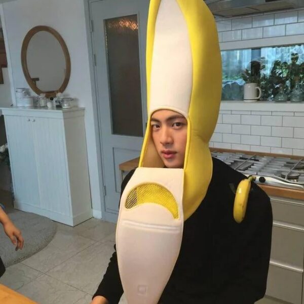 Share your favorite pictures of bts in ORANGE!