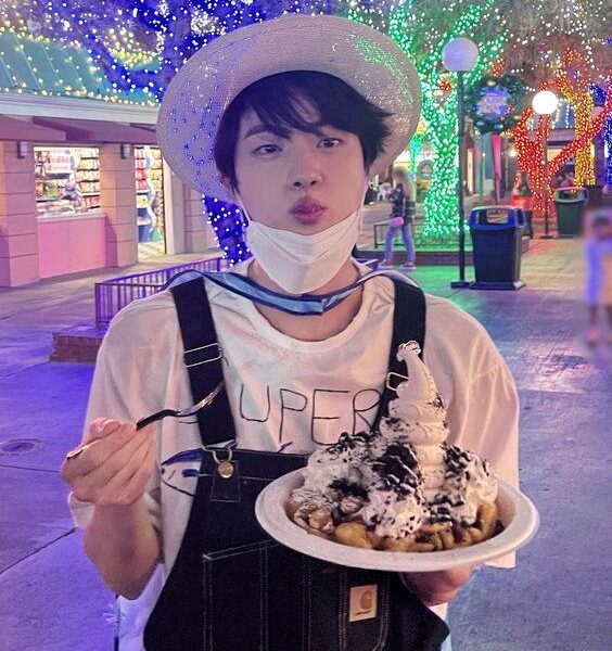 260313 /r/bangtan Books with Luv: March's Discussion Meeting Is Next Week!