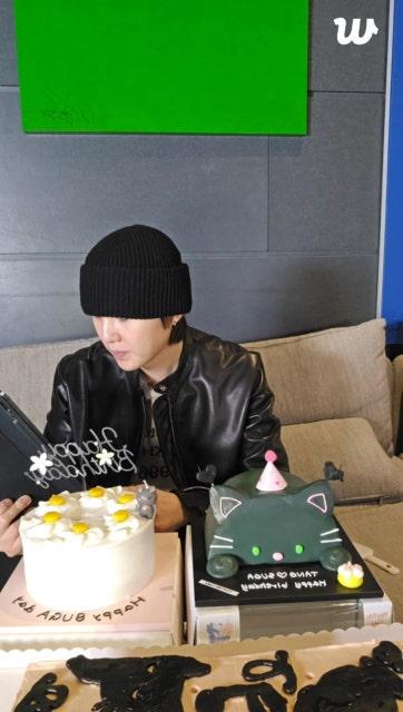 Yoongi Weverse Live 090326