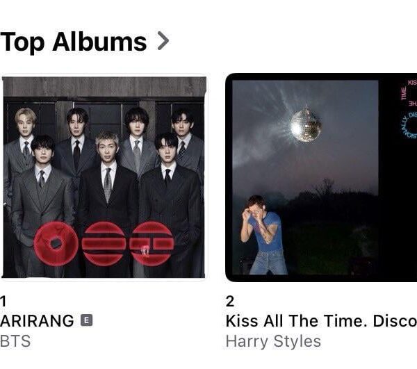 BTS' 'ARIRANG' becomes the first K-Pop album in history to reach #1 on US Apple Music on release day. - 210326
