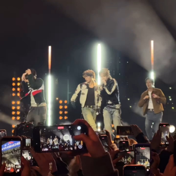 [Rolling Stone Twitter] BTS performs “2.0” in NYC during their first show in the U.S. in four years. - 240326