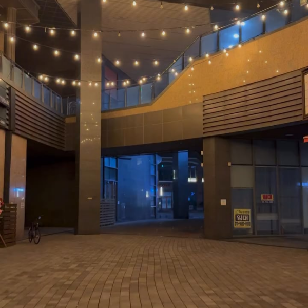 260330 Googi (BigHit/HYBE performance director/choreographer) on Instagram: SWIM Choreographer ver.