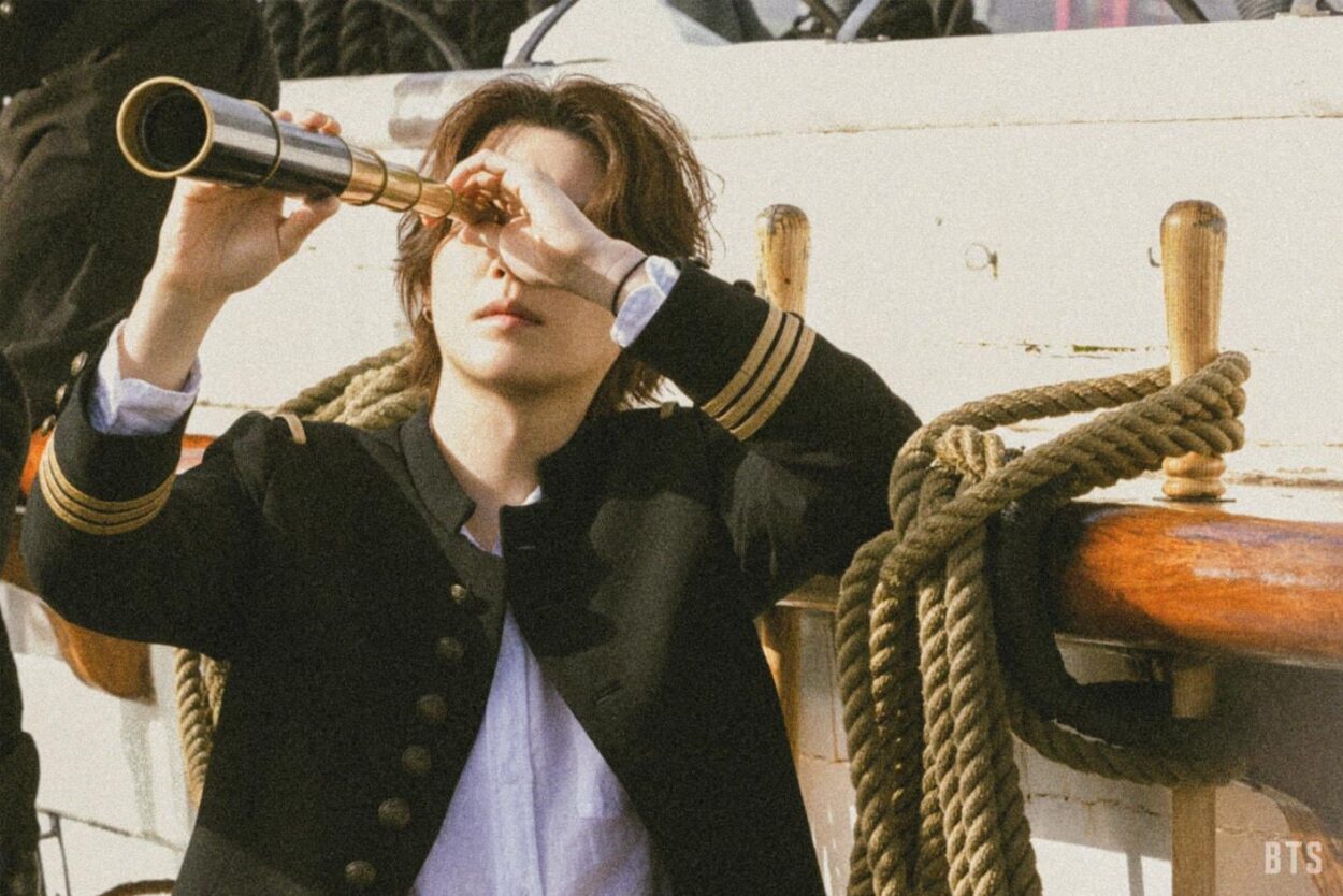 Arirang DDAY (-4/-7): What is he looking at?