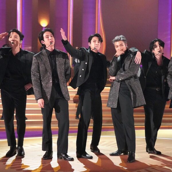 [Rolling Stone] BTS to Deliver First U.S. Performance in Nearly 4 Years at Fan Event for New Album - 170326