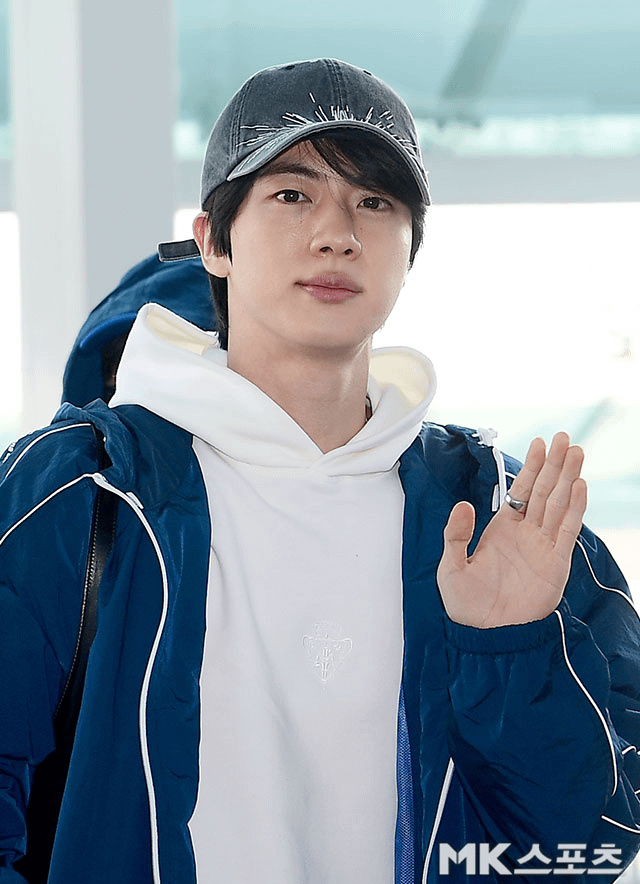 [KMedia] Additional pics of BTS' departure to New York - 220326