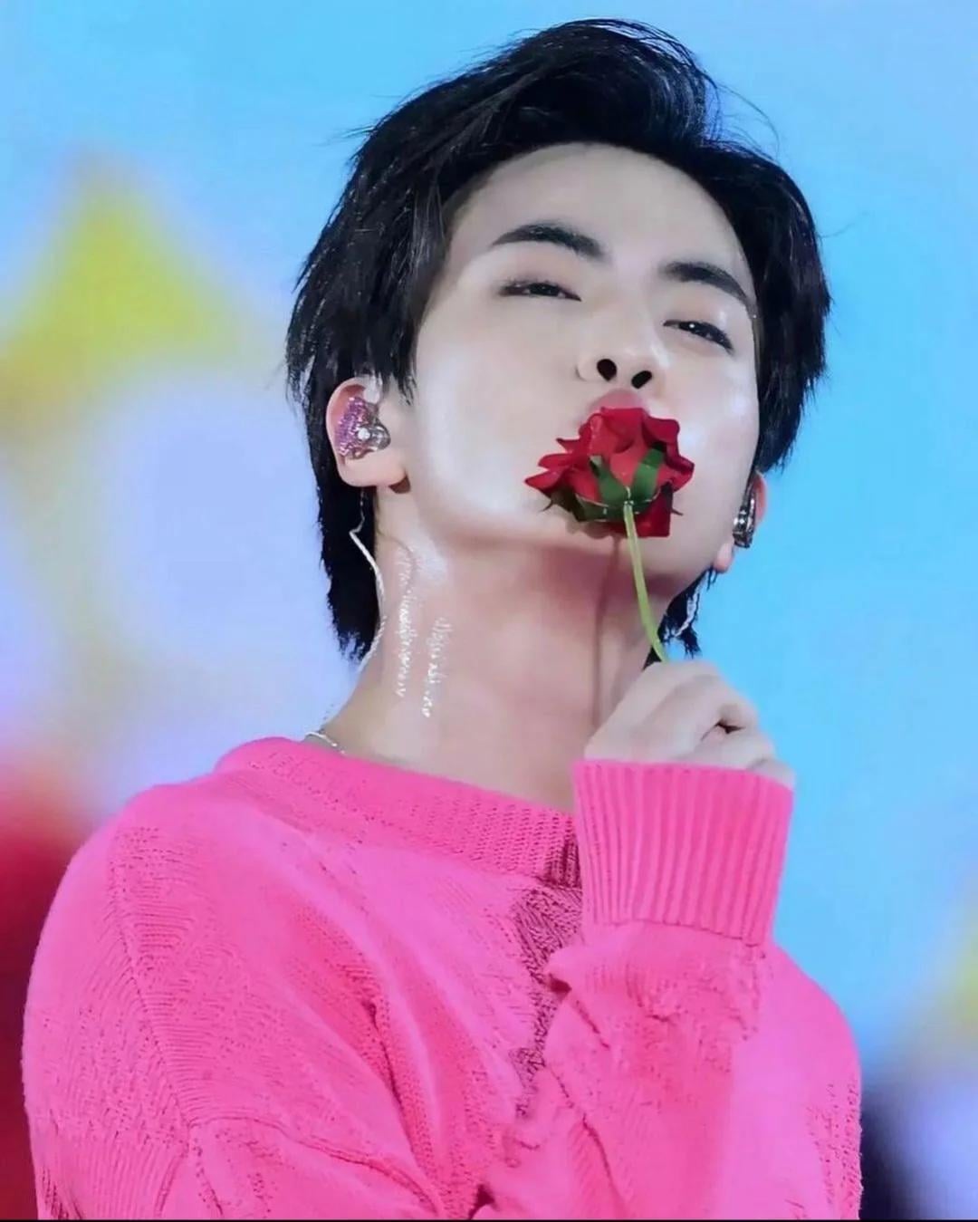 Share your favorite pictures of bts in PURPLE!!