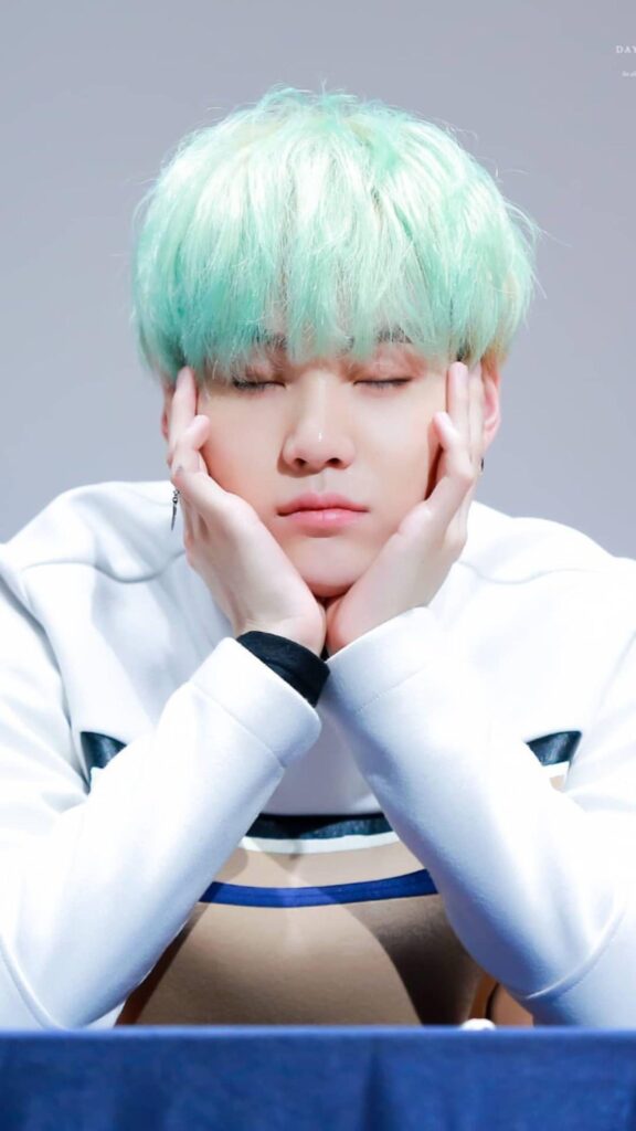 Mods are asleep - post your fave hair colours on the members!