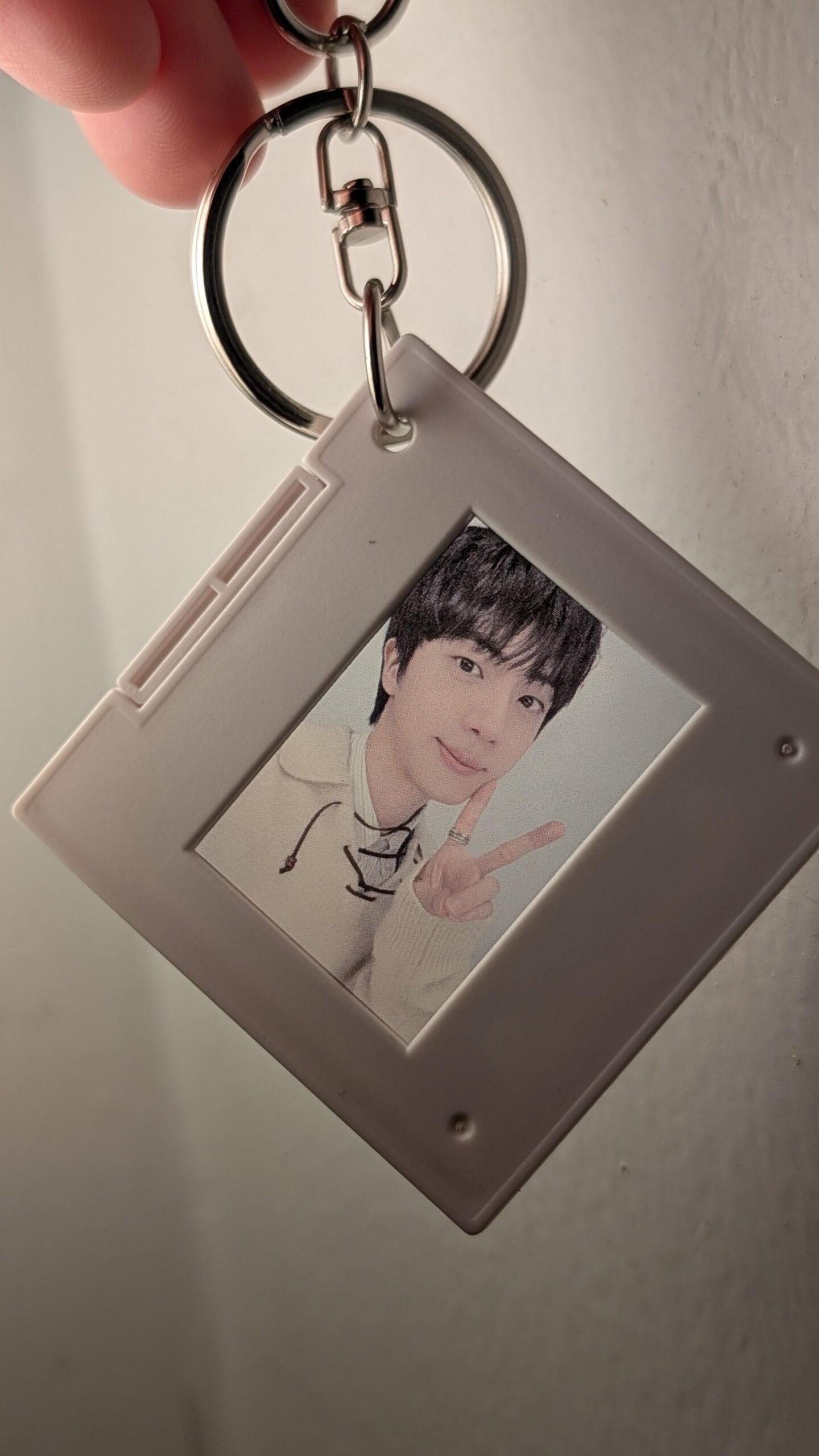 [GIVEAWAY] Jin ARIRANG Weverse album bundle keychain [US ONLY]