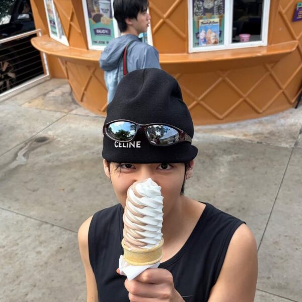 260501 V on Instagram