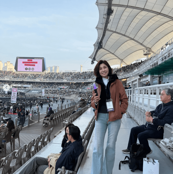 260411 Professor Ah-Cheon (Director of the Min Yoongi Treatment Center) attended Arirang Tour Day 2 in Goyang