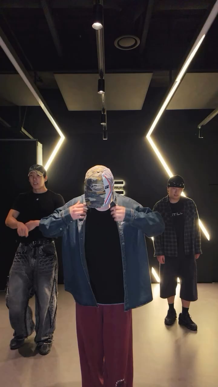 260417 Eunhyuk of Super Junior on Instagram : BTS ‘2.0’ Dance Challenge