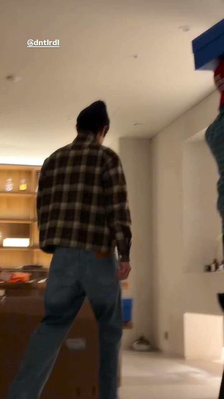 Taehyung IG Story (2) - 020426